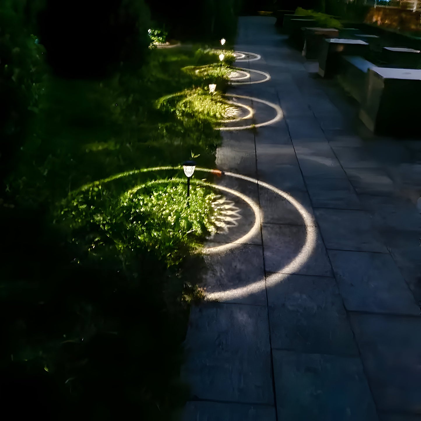 SunSphere Light – Hochwertige 4-teilige Solar-Gartenleuchten