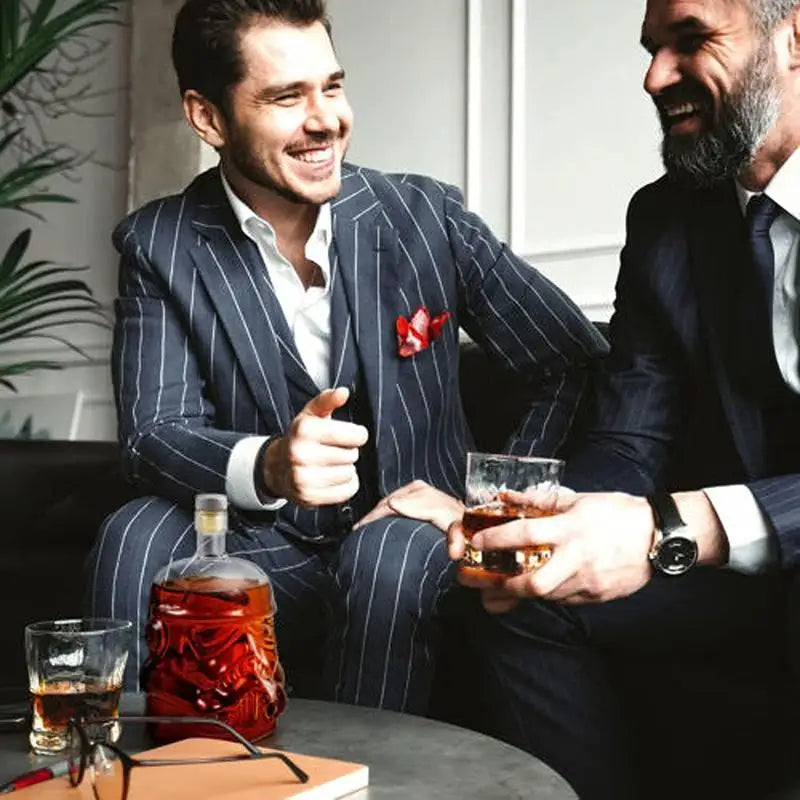 3 Stück kreative Whiskey Dekanter mit 2 Gläsern Barutensilien | Brehn