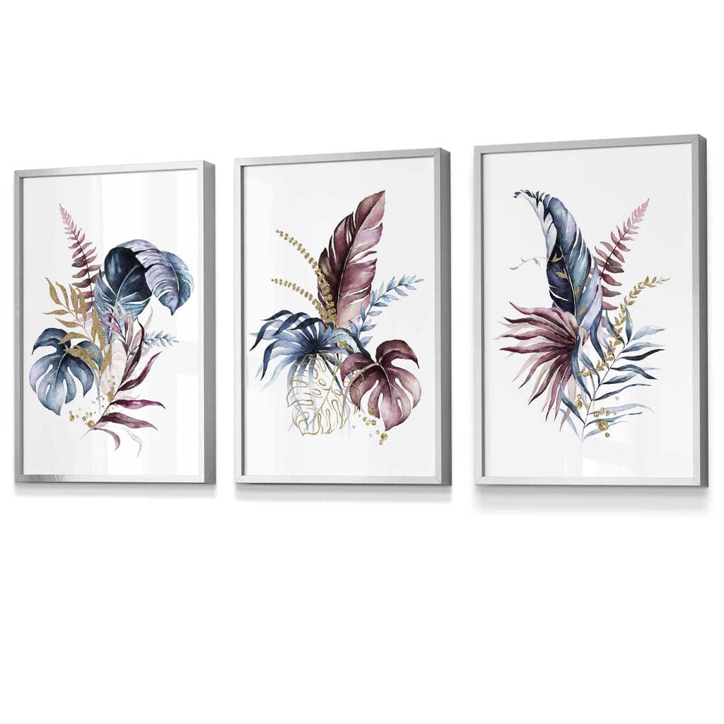 Botanisches Set mit 3 gerahmten Wandbildern mit rosa und blauen Blumenmotiven