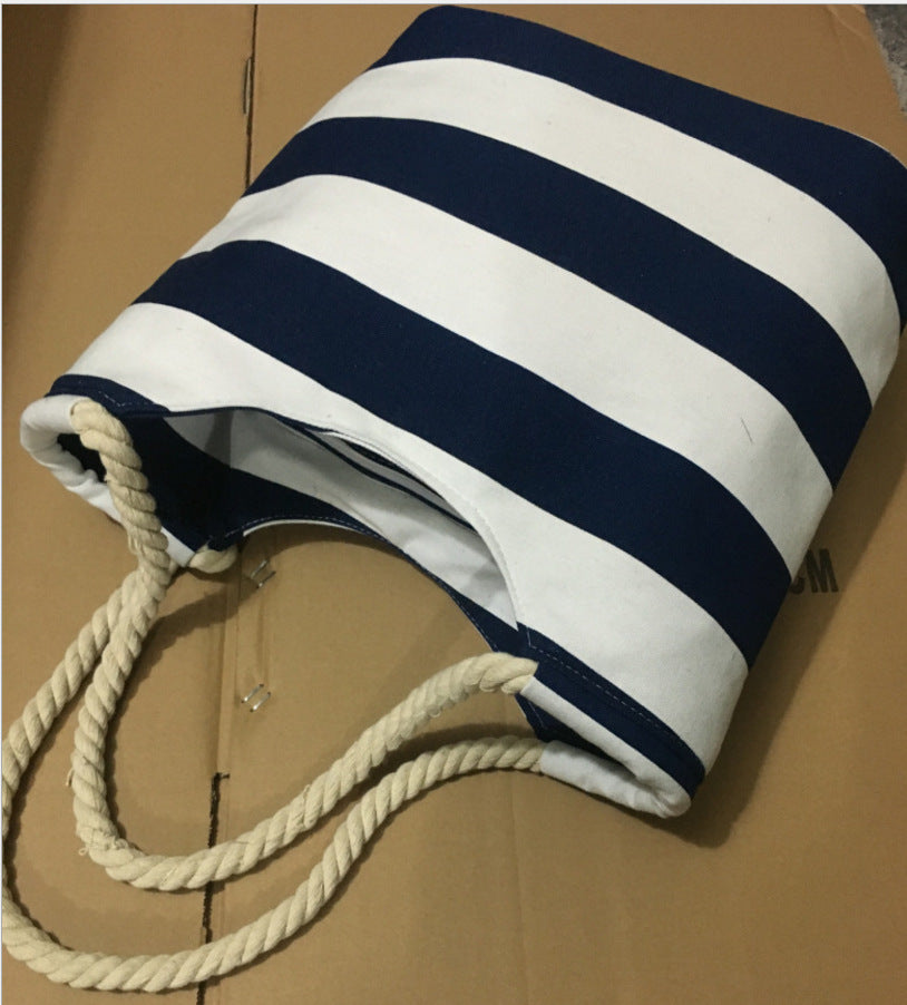 Strandtasche Aus Strapazierfähigem Canvas mit Buntem Streifenmuster Brehn