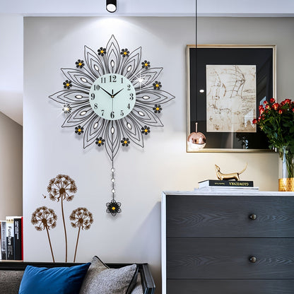 Elegante Blumen-Wanduhr mit luxuriösen goldenen Akzenten | Brehn
