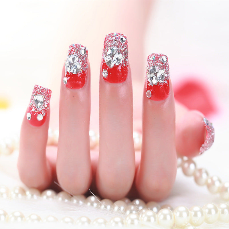 Glitzernde Nagelkunst
