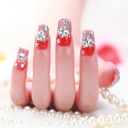 Glitzernde Nagelkunst