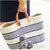 Stylische Basttasche mit Verspielten Pompons Brehn