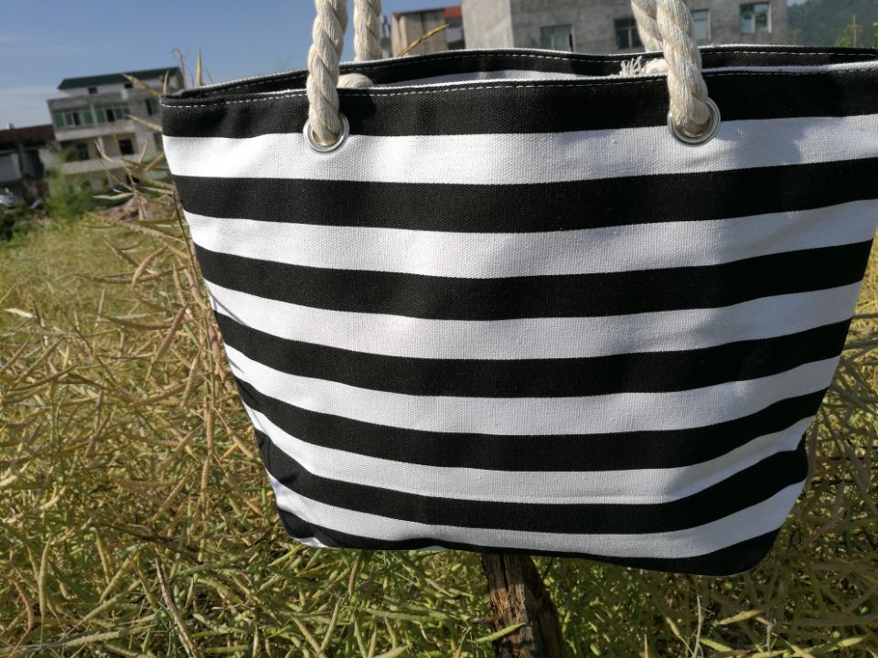 Strapazierfähige Strandtasche mit Robusten Seilgriffen Brehn