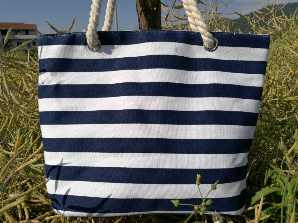 Strapazierfähige Strandtasche mit Robusten Seilgriffen Brehn