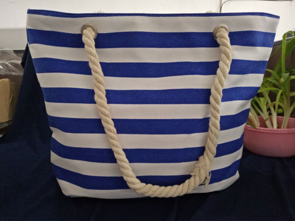 Strapazierfähige Strandtasche mit Robusten Seilgriffen Brehn