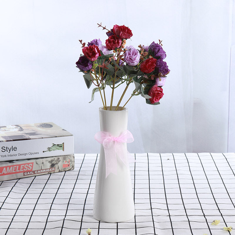 Elegante gedrehte Keramik-Blumenvase