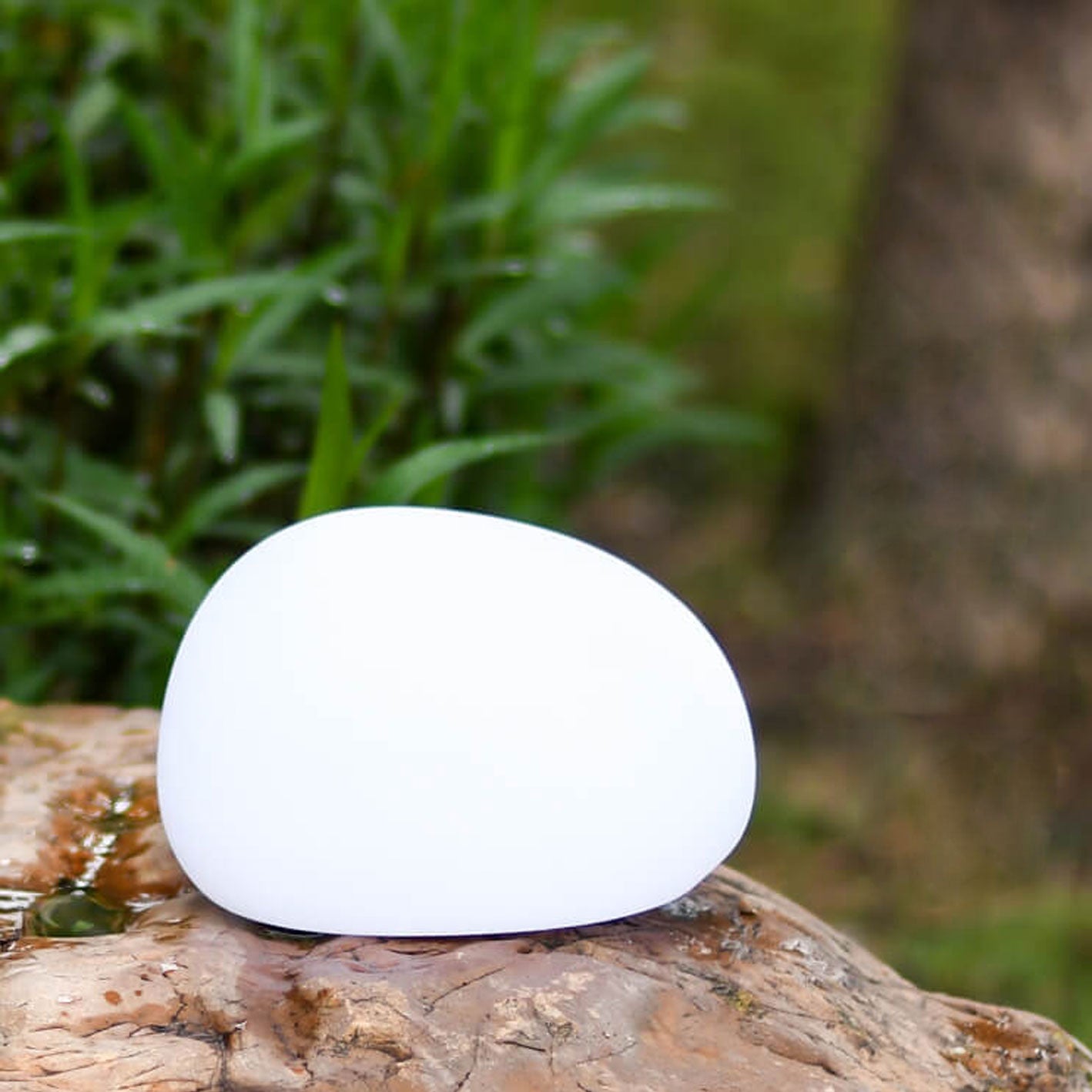 Solarbetriebene, wasserdichte, kugelförmige LED-Außenleuchte aus PE zur dekorativen Gartenbeleuchtung