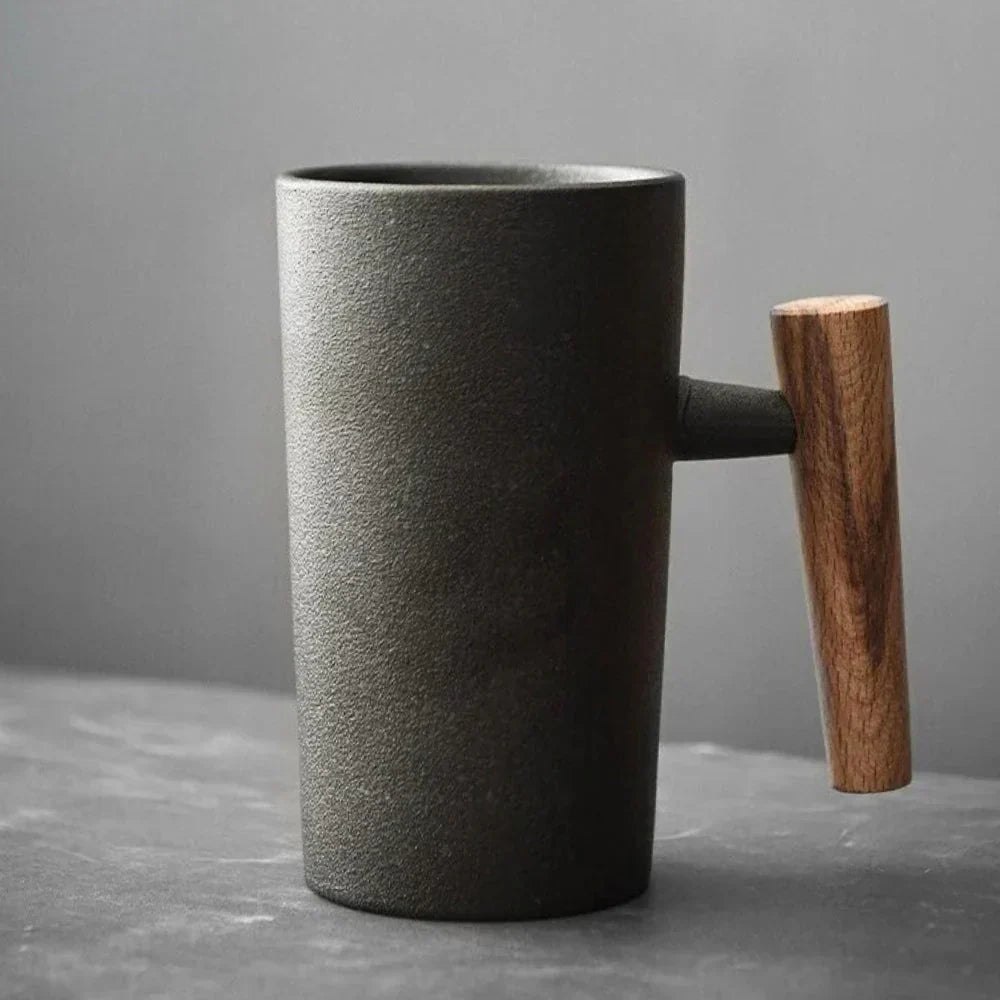 ScandiSip Keramiktasse – Minimalistisches skandinavisches Design mit Holzgriff | Brehn