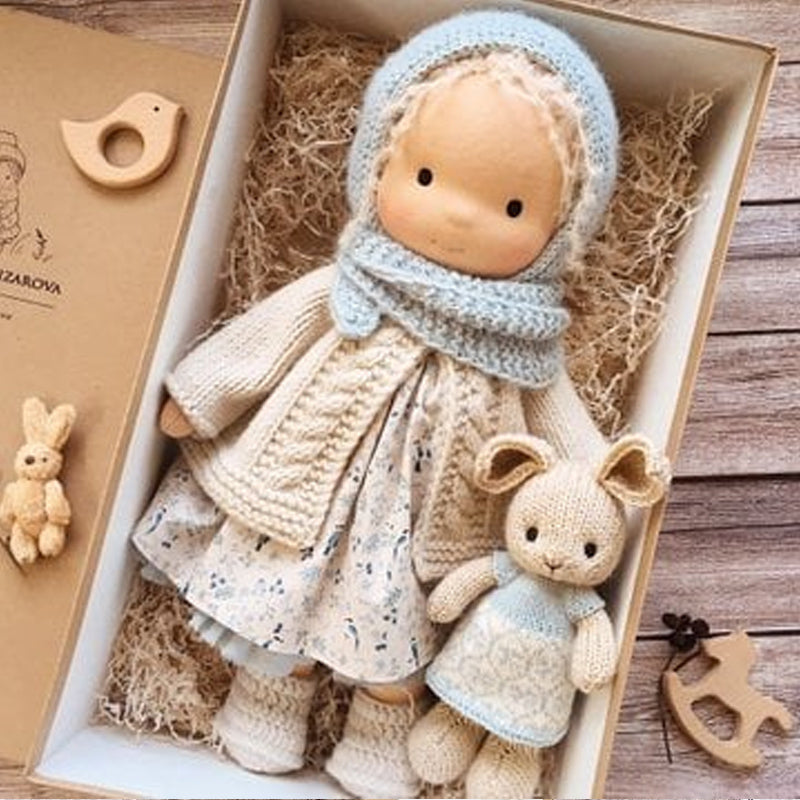 Brehn | Handgefertigte Waldorfpuppe | Naturmaterialien & Schadstofffrei | Pädagogisches Stoffspielzeug | Hypoallergen & Bio-Qualität | 30cm Kuschelpuppe