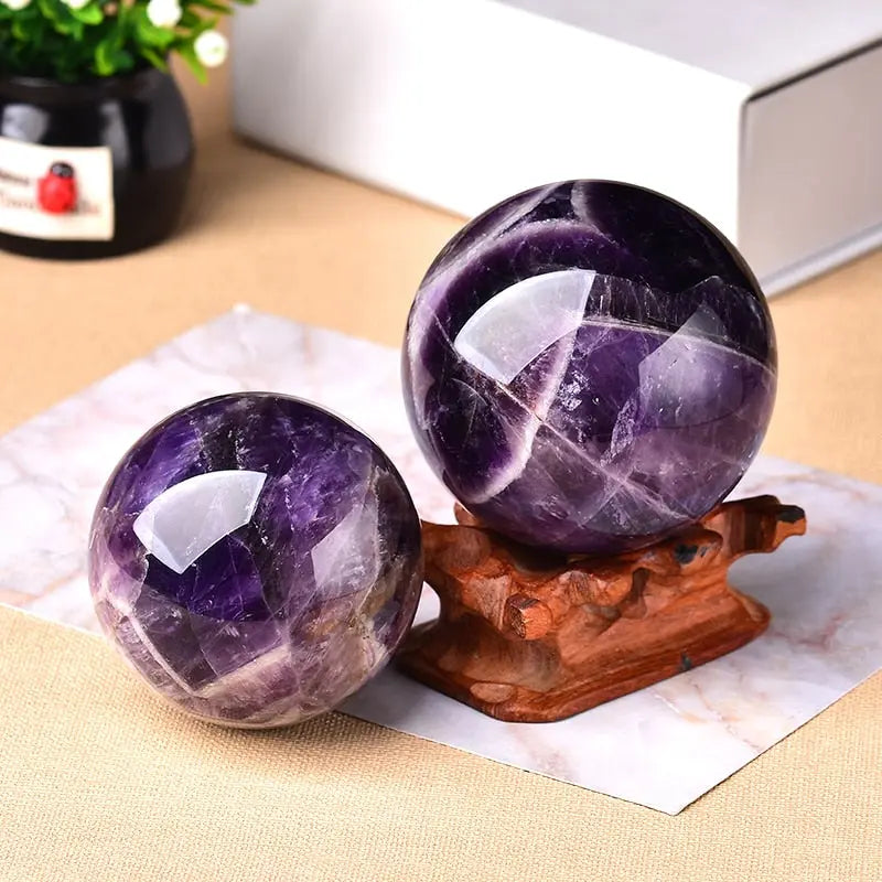 MagiSphere Amethystkugel — Verleiht Ihrem Raum pure Eleganz und sichtbare Emotionen | Brehn