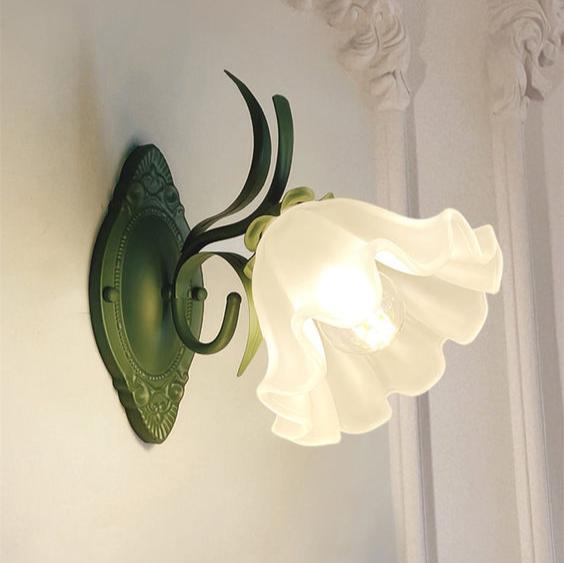 Brehn | LilyGlow Wandleuchte - Elegante von der Natur inspirierte Beleuchtung
