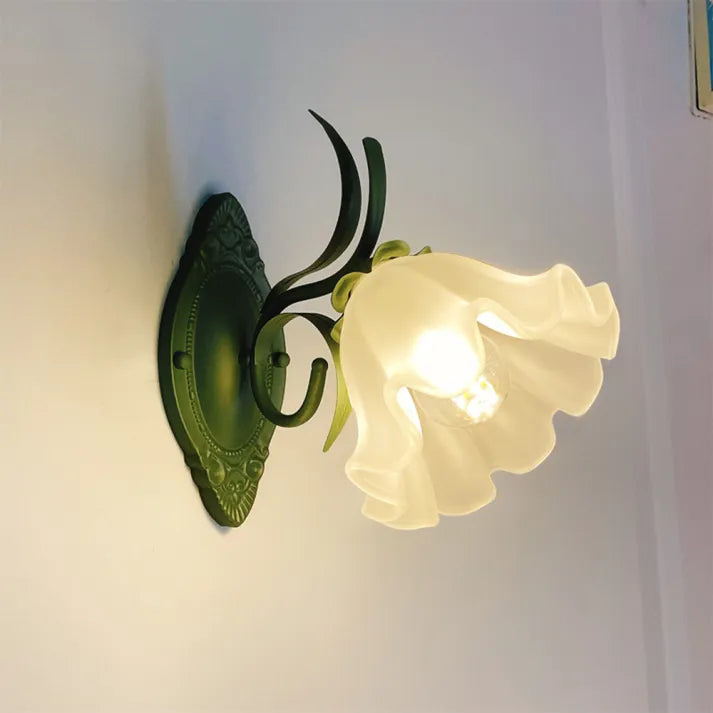 Brehn | LilyGlow Wandleuchte - Elegante von der Natur inspirierte Beleuchtung