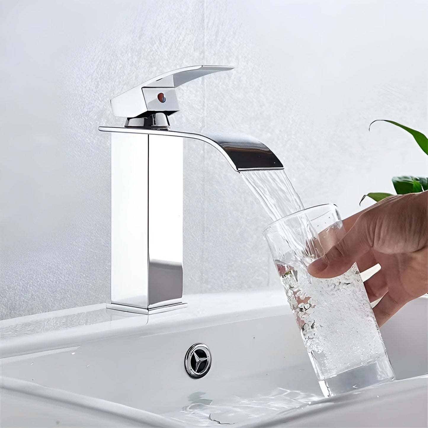 Edelstahl-Waschtischarmatur – Wasserfallauslauf mit Warm- und Kaltwasser | Einloch-Mischbatterie im Brehnack-Design für das Badezimmer