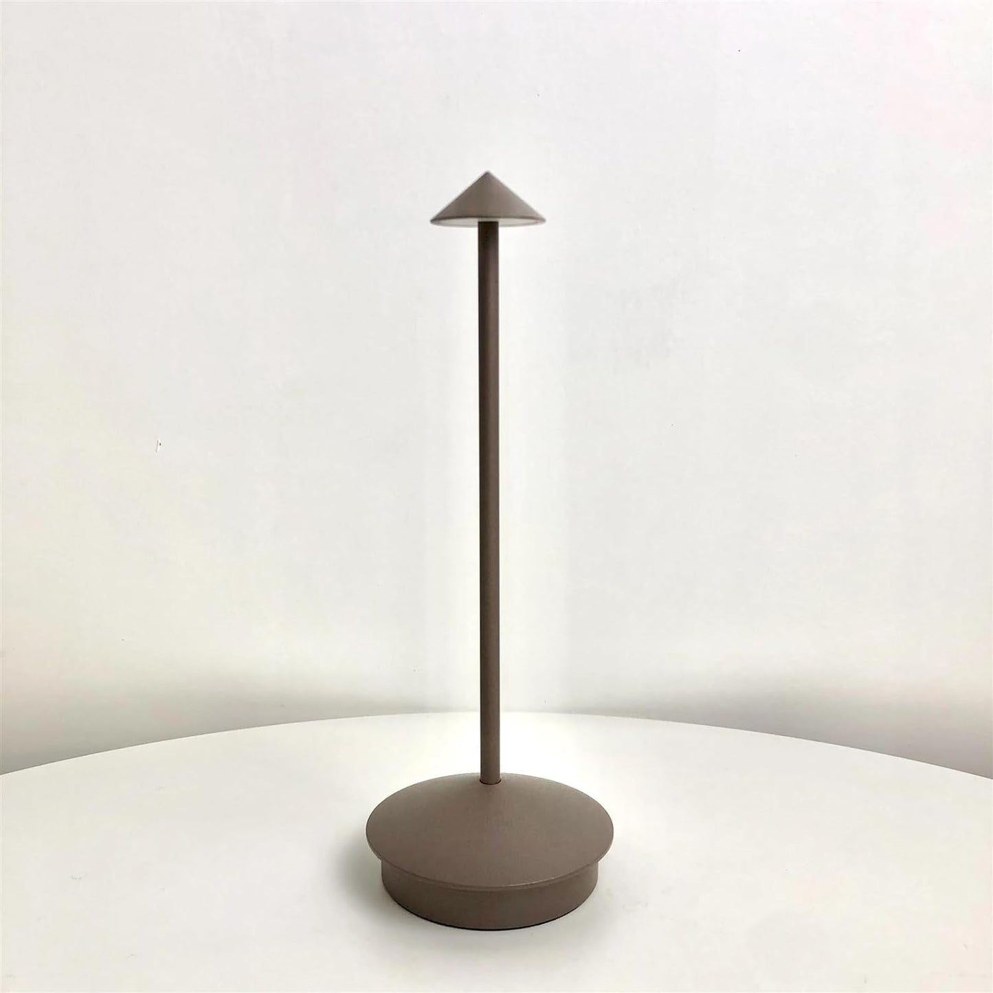 Robyn Arrow LED Tischlampe | Brehn