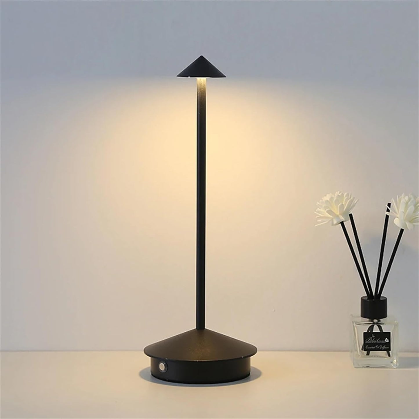 Robyn Arrow LED Tischlampe | Brehn