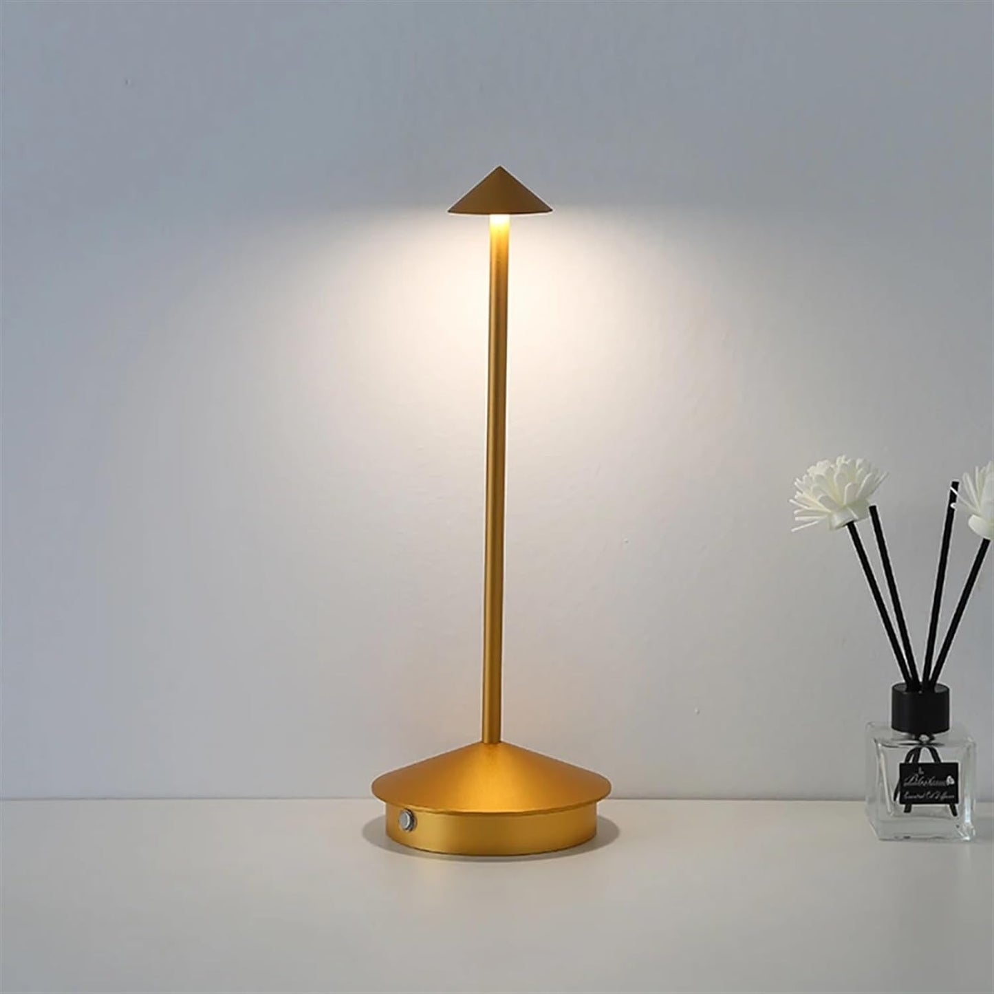 Robyn Arrow LED Tischlampe | Brehn
