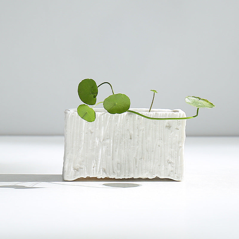 Schichtweise minimalistische Keramikblumentopf