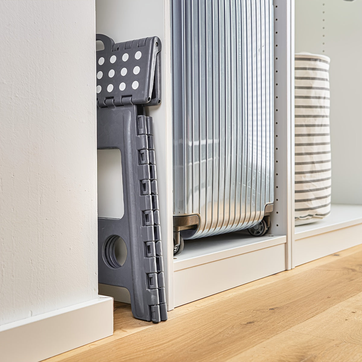 Klappbarer Tritthocker bis 180 kg | Brehn