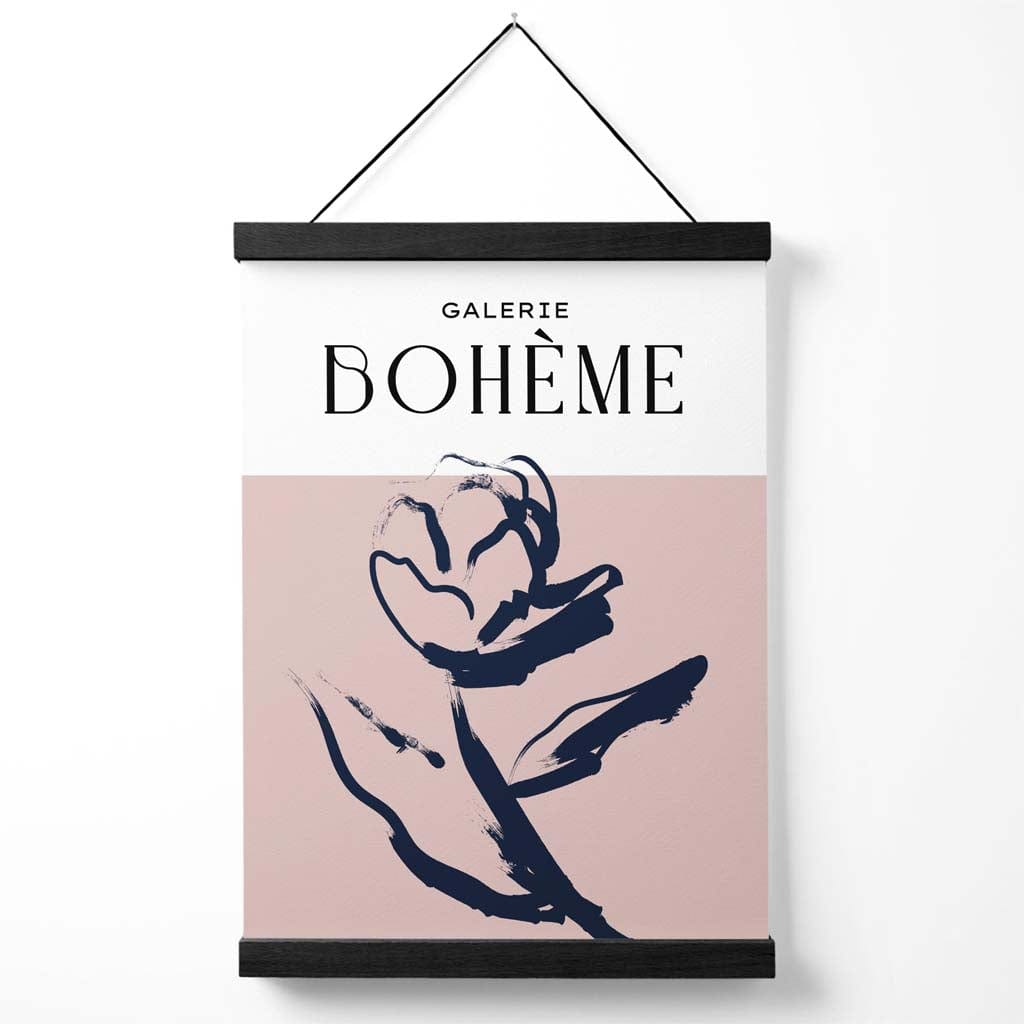 Boho-Blumenposter mit Rosenskizze in Blush und Marineblau, inklusive Aufhänger