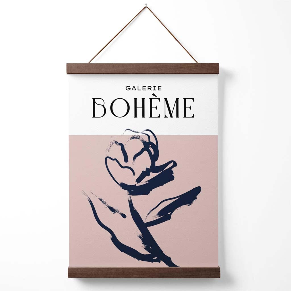 Boho-Blumenposter mit Rosenskizze in Blush und Marineblau, inklusive Aufhänger