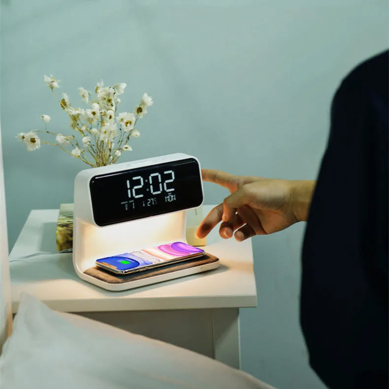 Lampe mit Uhr 3 in 1