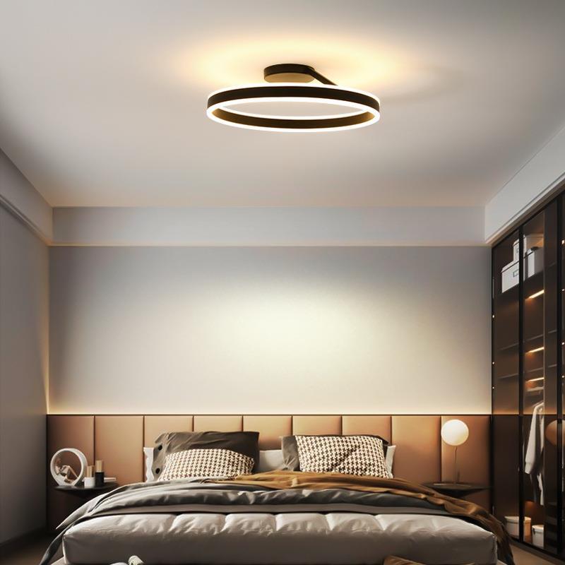Brehn | RadiantGlimmer Deckenleuchte - Luxuriöse goldene LED-Beleuchtung mit Metallelementen