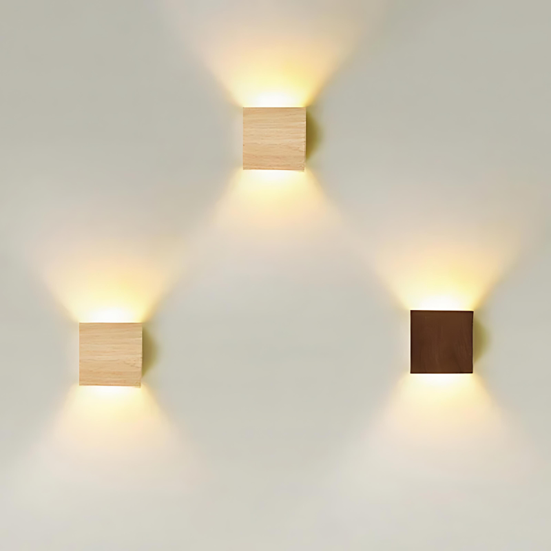 Brehn | NordiLume | Skandinavische quadratische Holz-Wandleuchte