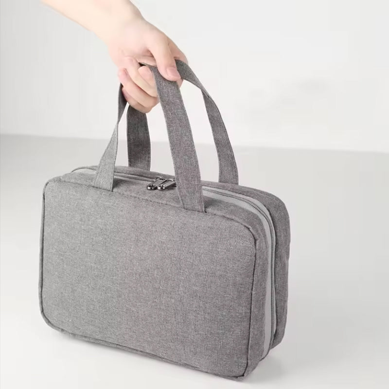 Wasserabweisende Make-up-Tasche mit Aufhängehaken | Brehn
