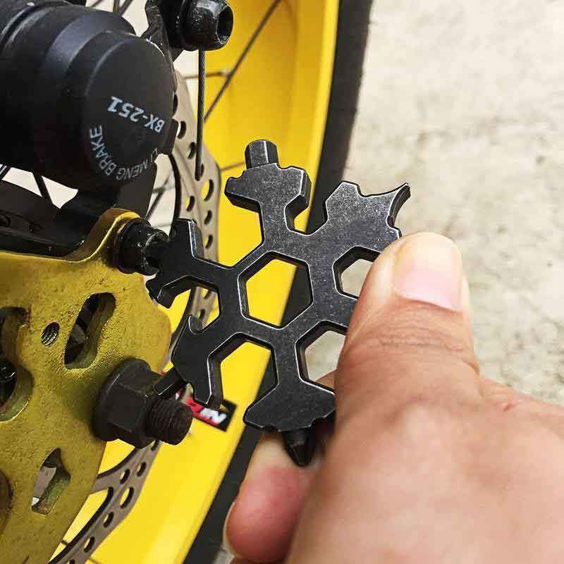Vorweihnachtsverkauf18-in-1 Edelstahl Schneeflocken Multi-tool | Brehn