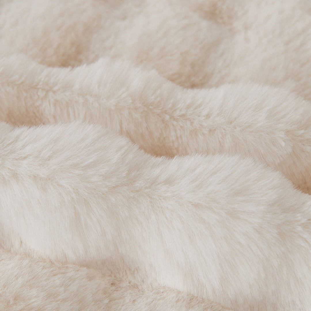 Luxe Ripple Faux Fur Sofa Cover - Modern, Stylisch & Langlebig Sofa Schutz | Brehn