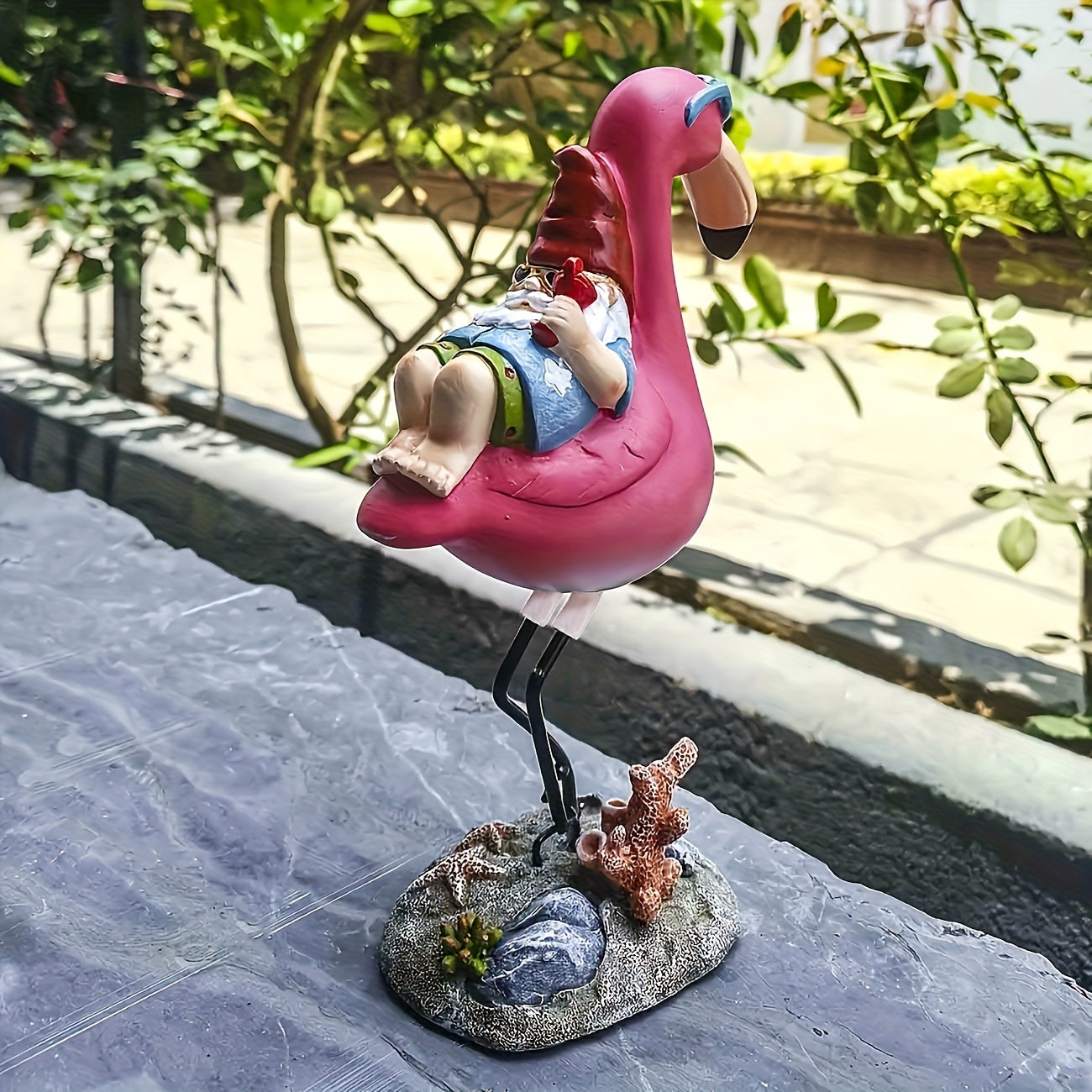 Brehn | Flamingo chillende Gartenzwerg-Statue