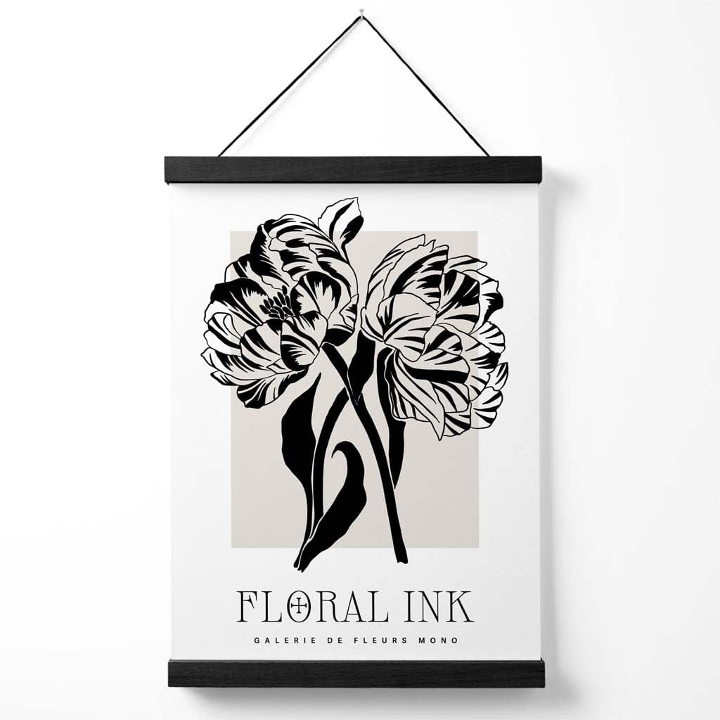 Poster mit Kamelienmotiv, schwarz-beige, florale Tuschezeichnung, inklusive Aufhänger