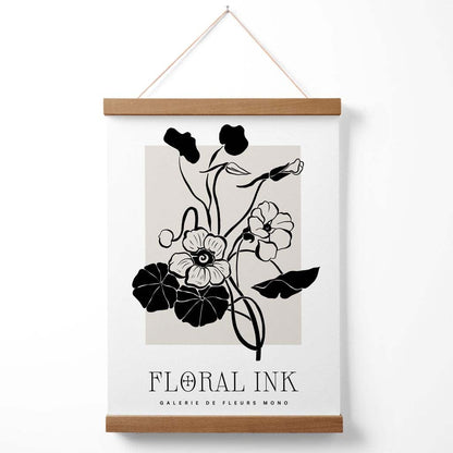 Poster mit Tuschezeichnung von Kapuzinerkresseblüten in Schwarz und Beige, inklusive Aufhänger