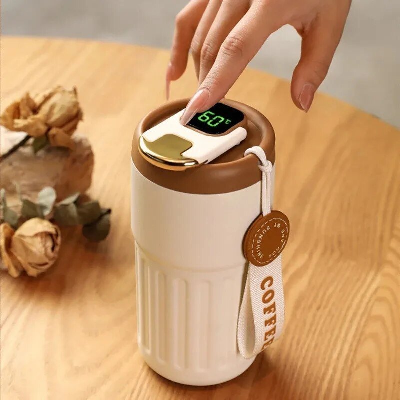 Thermo Brew - Der Becher, der Ihre ideale Temperatur kontrolliert! | Brehn