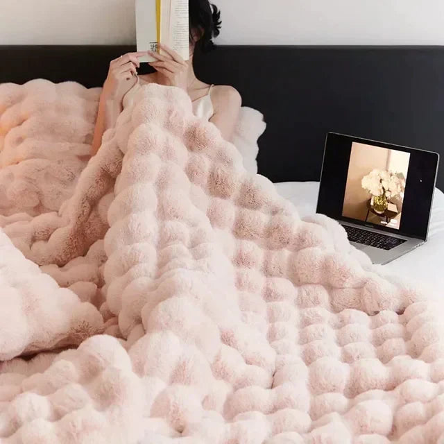 Brehn | Tragbare flauschige Decke aus Imitationsfell - VeluLuxe