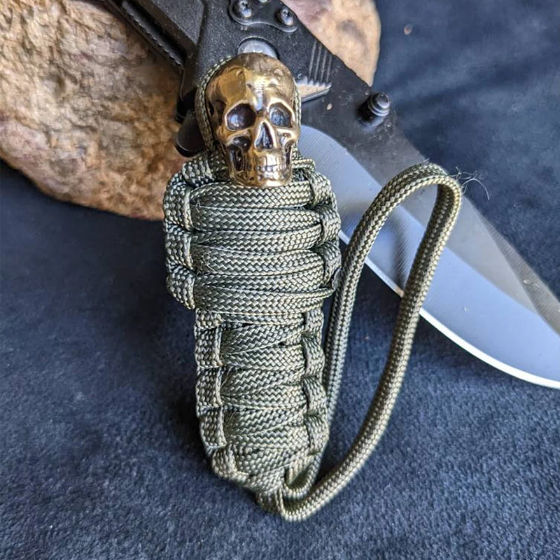 Paracord-Schlüsselanhänger, Mumienschädel aus Messing