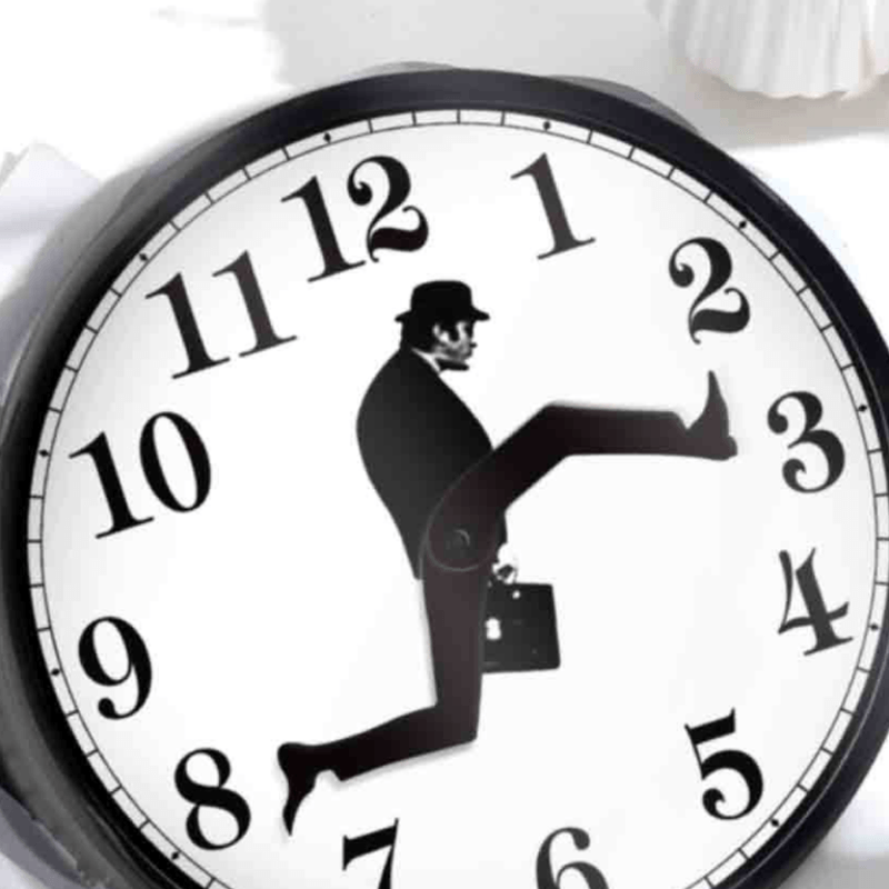Ministerium der Albernen Spaziergänge Uhr | Brehn