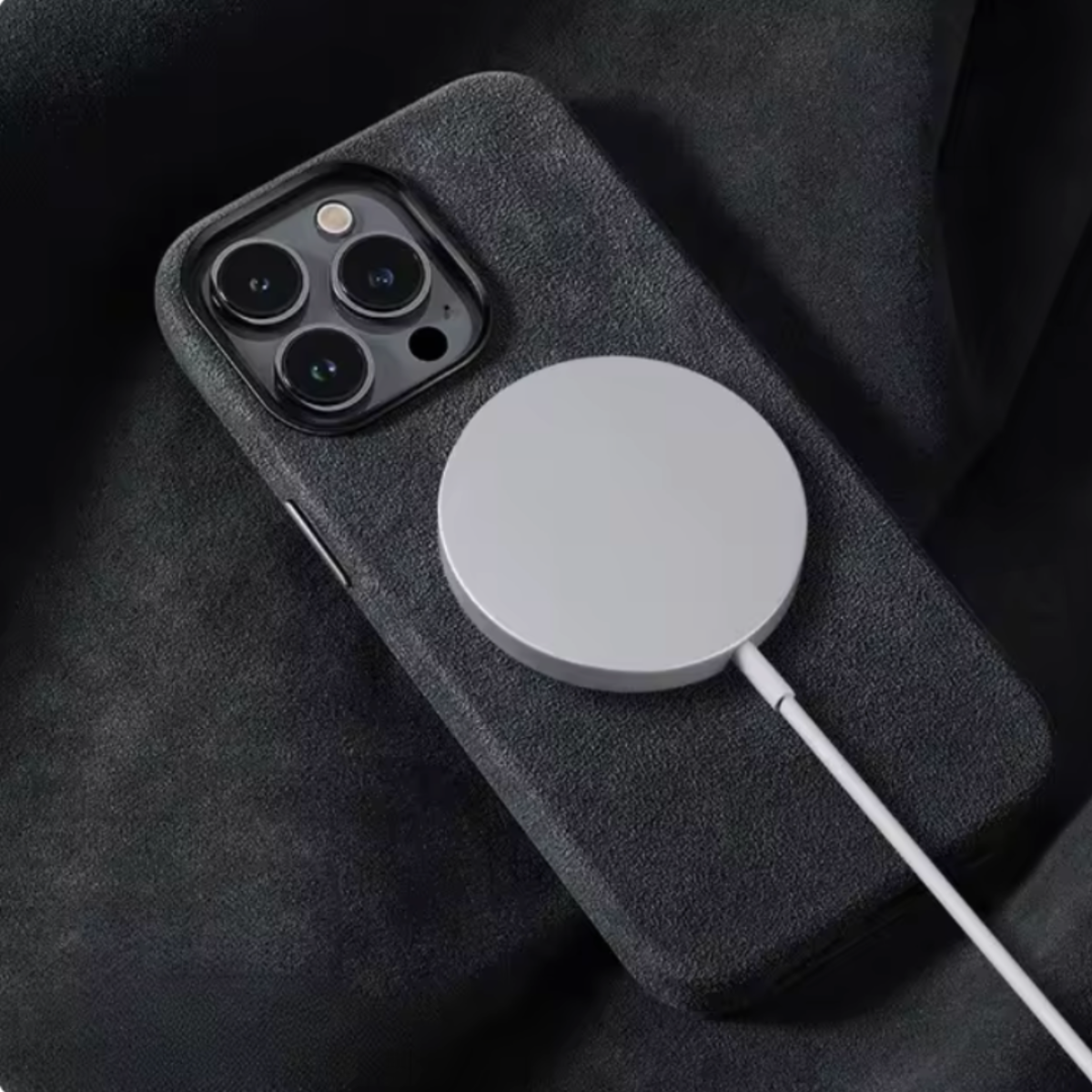 Brehn | iPhone Am Besten MagSafe-Schutzhülle – "Alcantara"