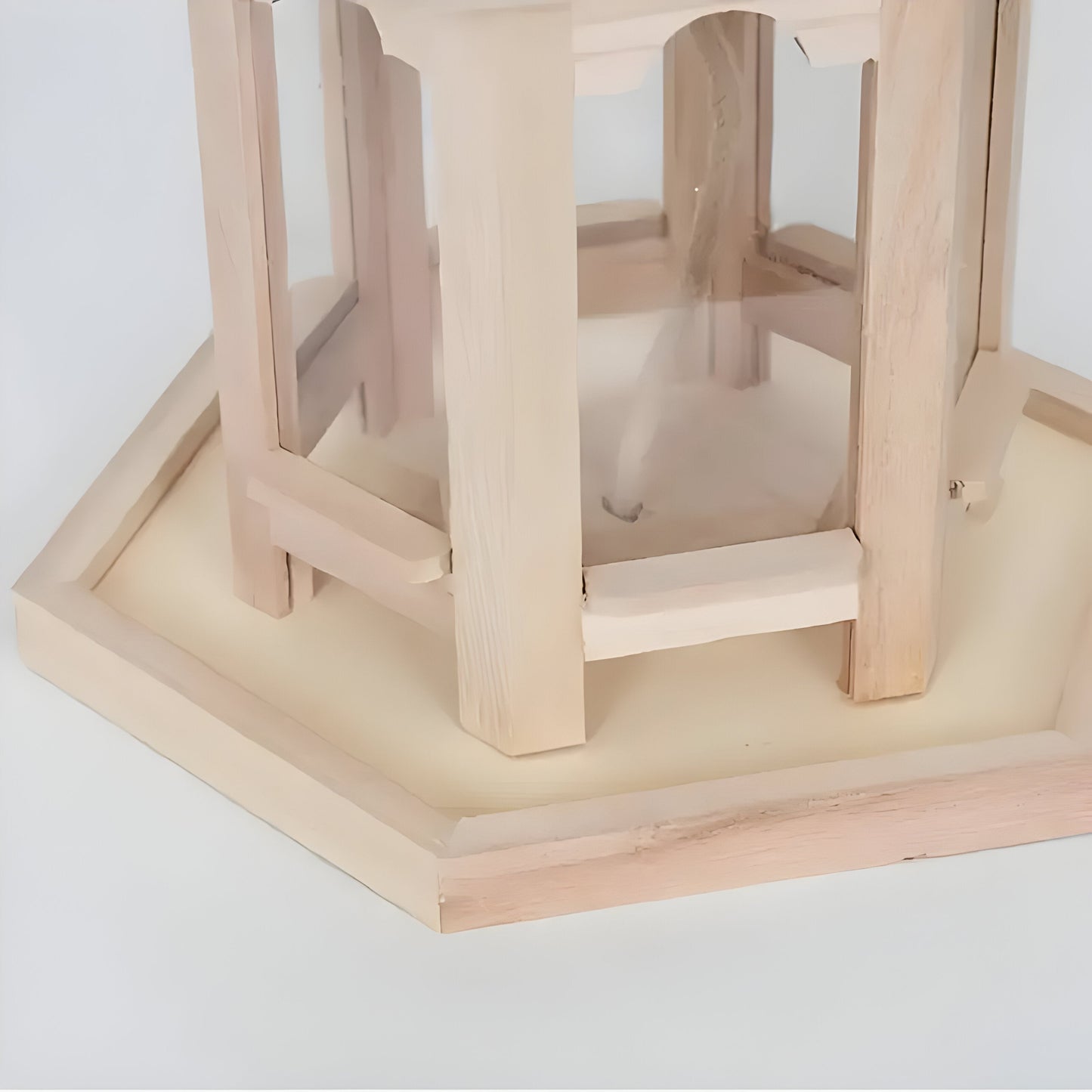 SkyPerch Nest - Hängendes Vogelhaus aus Holz von PaintaBrehne