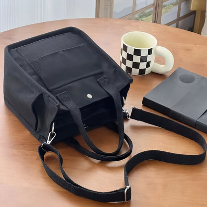 UrbanEase Canvas Slingbag – Weiße Schultertasche mit Magnetic Closure und verstellbarem Riemen | Brehn