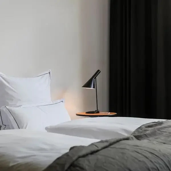 Brehn | LumiMinimal Tisch - Elegante LED-Tischlampe für modernes Interieur