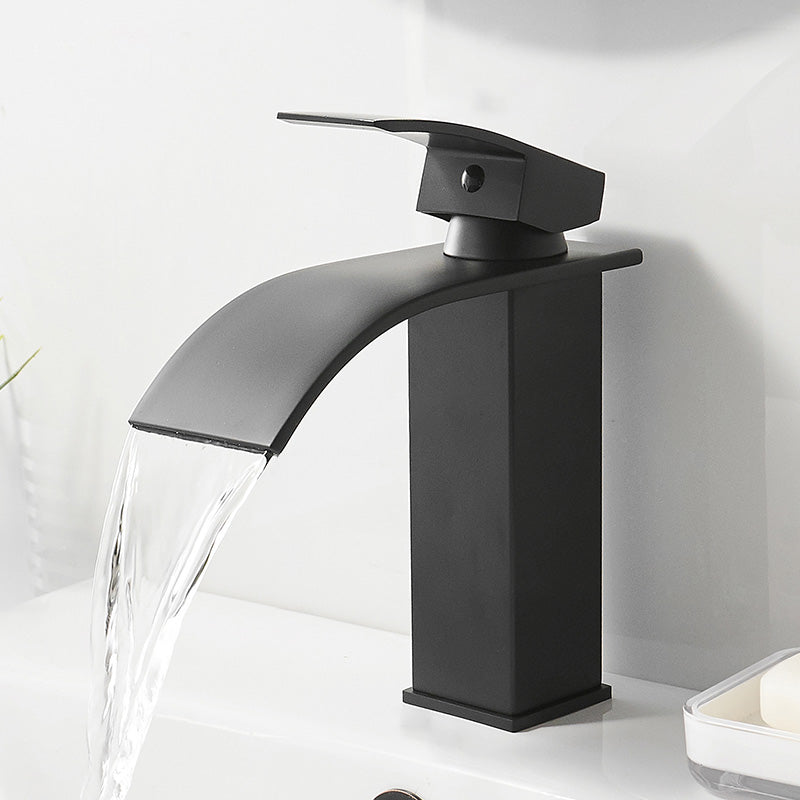Moderner Badewannenarmatur Wasserfallauslauf Hebelgriff Messing Spülenarmatur