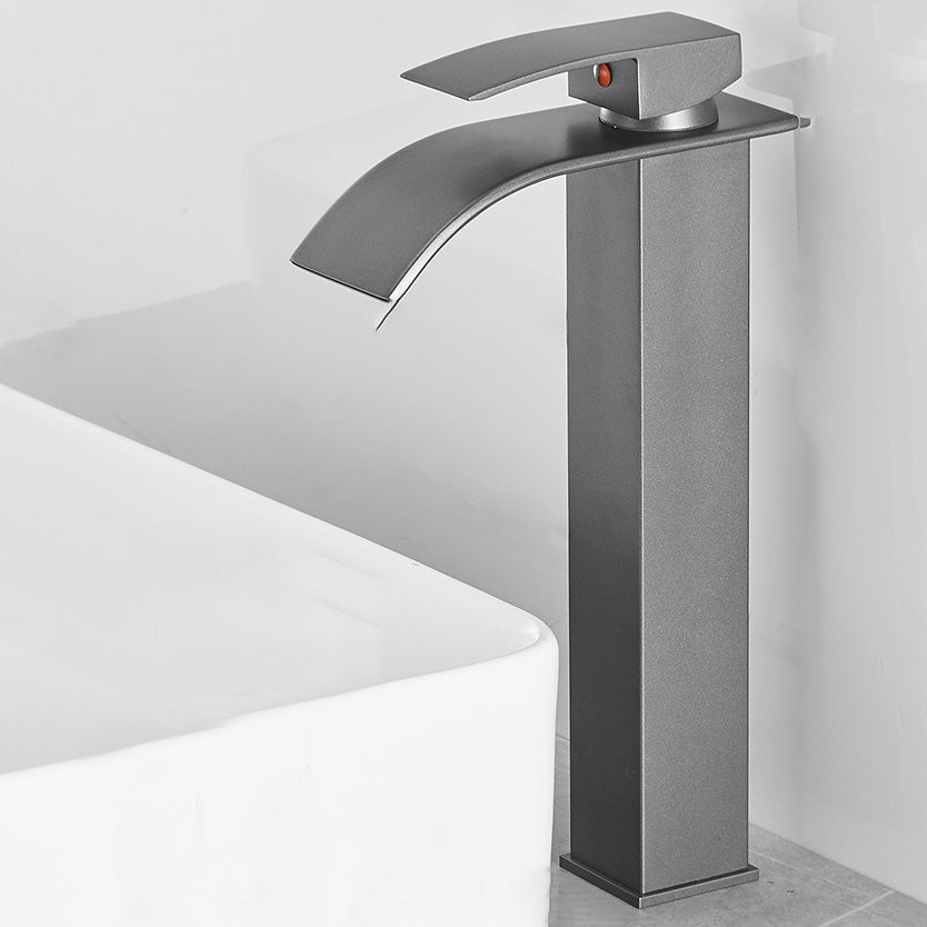 Moderner Badewannenarmatur Wasserfallauslauf Hebelgriff Messing Spülenarmatur
