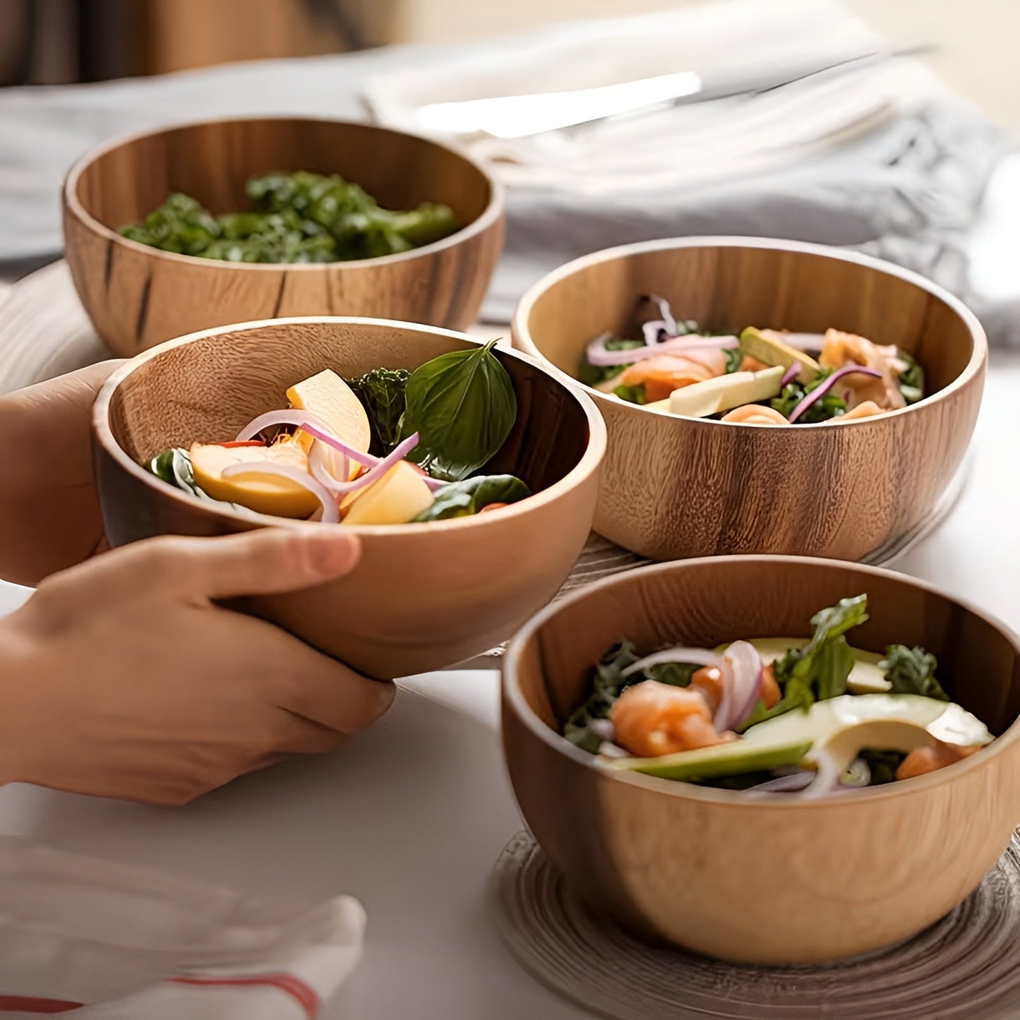 Servierschüssel-Set aus Holz (4-teilig) – ReusaBrehne und handgefertigt | Ideal für Salat, Suppe, Reis und Ramen
