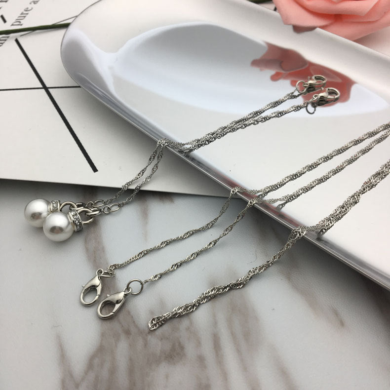 Elegante Halskette mit Perlenanhängern Brehn