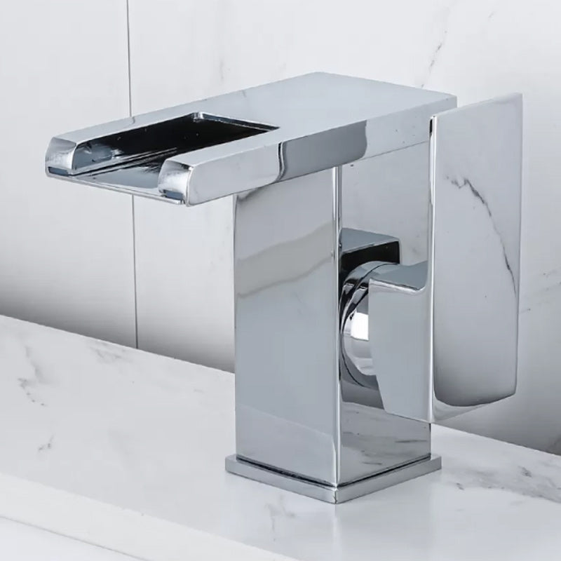 Wasserfall-Basin-Mischer-Armatur quadratischer Hebelgriff mit LED-Dreifarbbeleuchtung