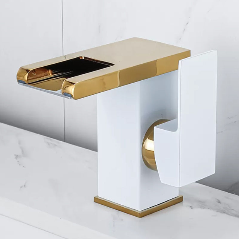 Wasserfall-Basin-Mischer-Armatur quadratischer Hebelgriff mit LED-Dreifarbbeleuchtung