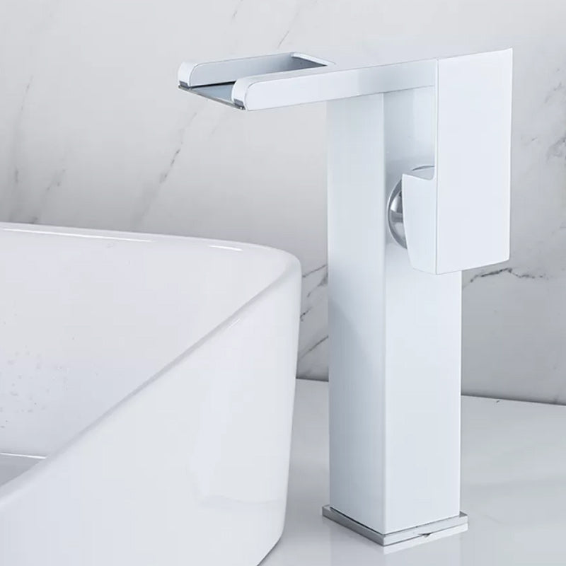Wasserfall-Basin-Mischer-Armatur quadratischer Hebelgriff mit LED-Dreifarbbeleuchtung